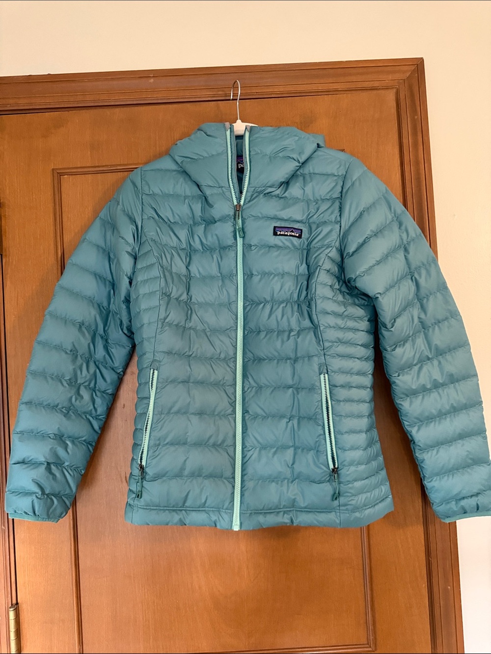 Patagonia Teal Lightweight Quilted Hooded Jacket - Picture 3 of 4